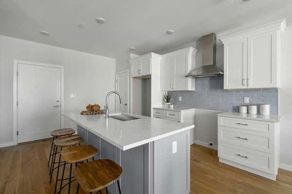 267 OLD COLONY AVE # 413, BOSTON, MA 02127 - Image 1