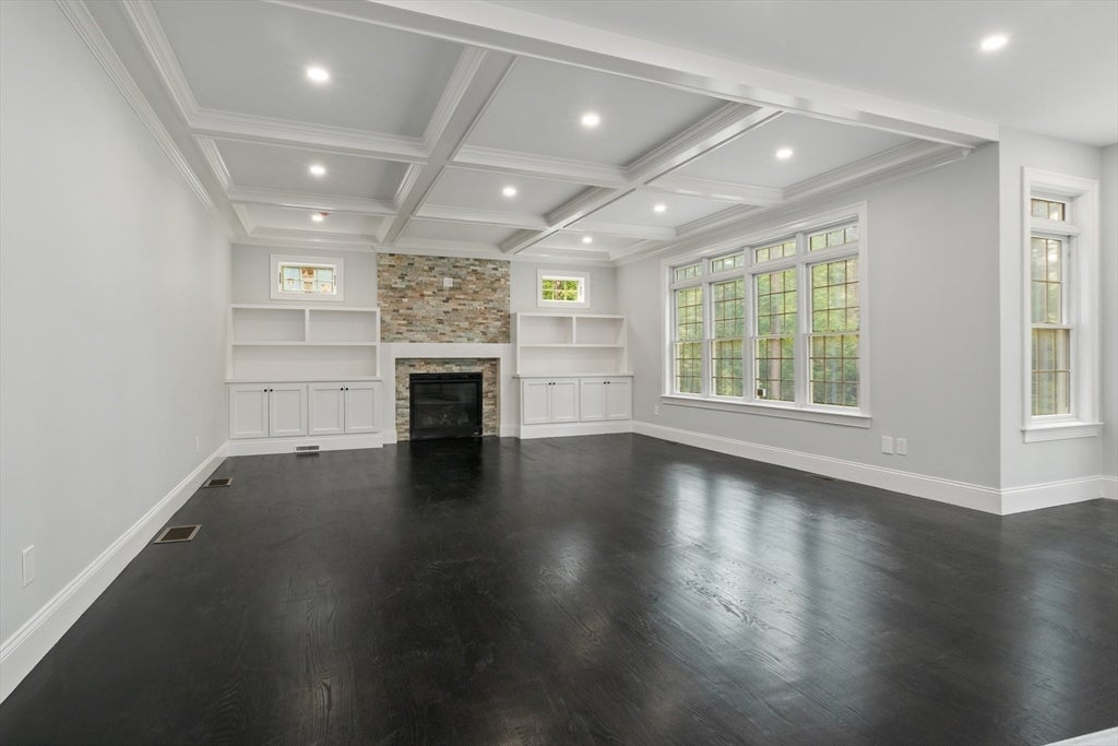 Dedham, Massachusetts, 02026, United States, 5 Bedrooms Bedrooms, ,7 BathroomsBathrooms,Residential,Active,1922675