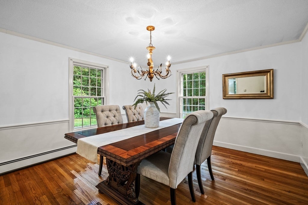 Boxford, Massachusetts, 01921, United States, 4 Bedrooms Bedrooms, ,4 BathroomsBathrooms,Residential,Active,1858684