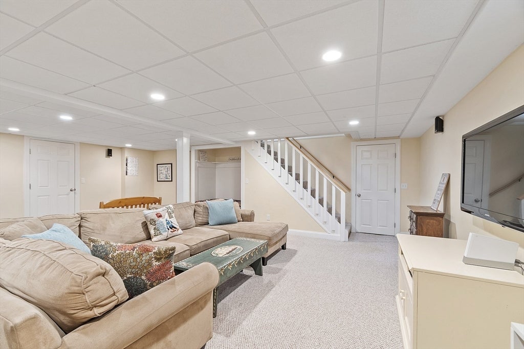 Westborough, Massachusetts, 01581, United States, 4 Bedrooms Bedrooms, ,3 BathroomsBathrooms,Residential,Active,1943801