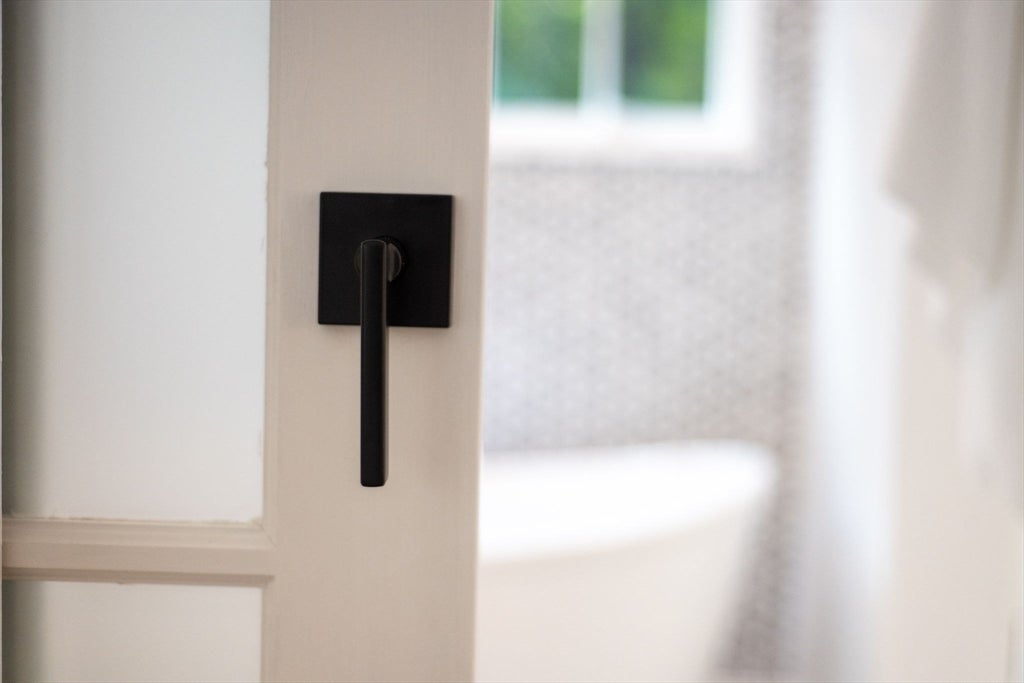 Boxford, Massachusetts, 01921, United States, 3 Bedrooms Bedrooms, ,4 BathroomsBathrooms,Residential,Active,1990670