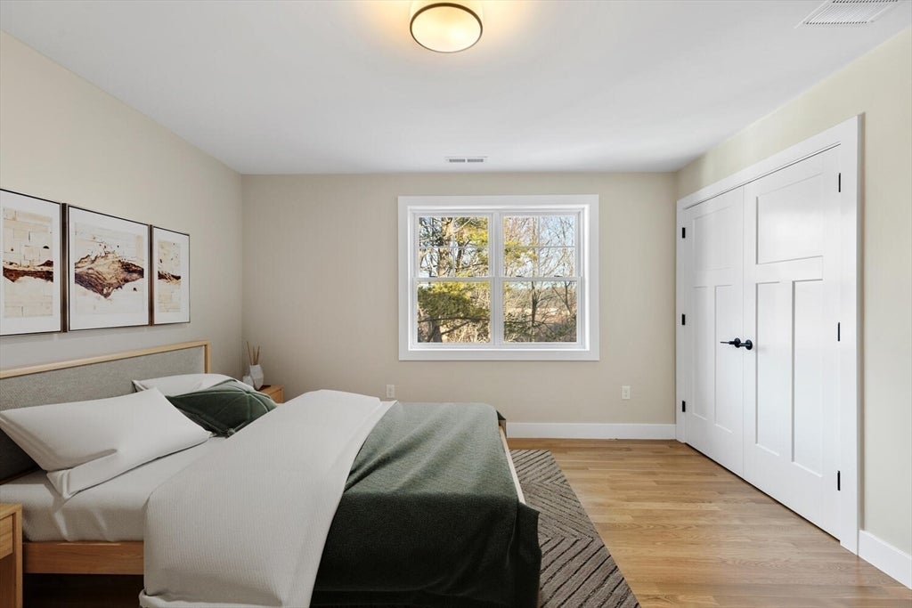 Wakefield, Massachusetts, 01880, United States, 4 Bedrooms Bedrooms, ,4 BathroomsBathrooms,Residential,Active,2010201