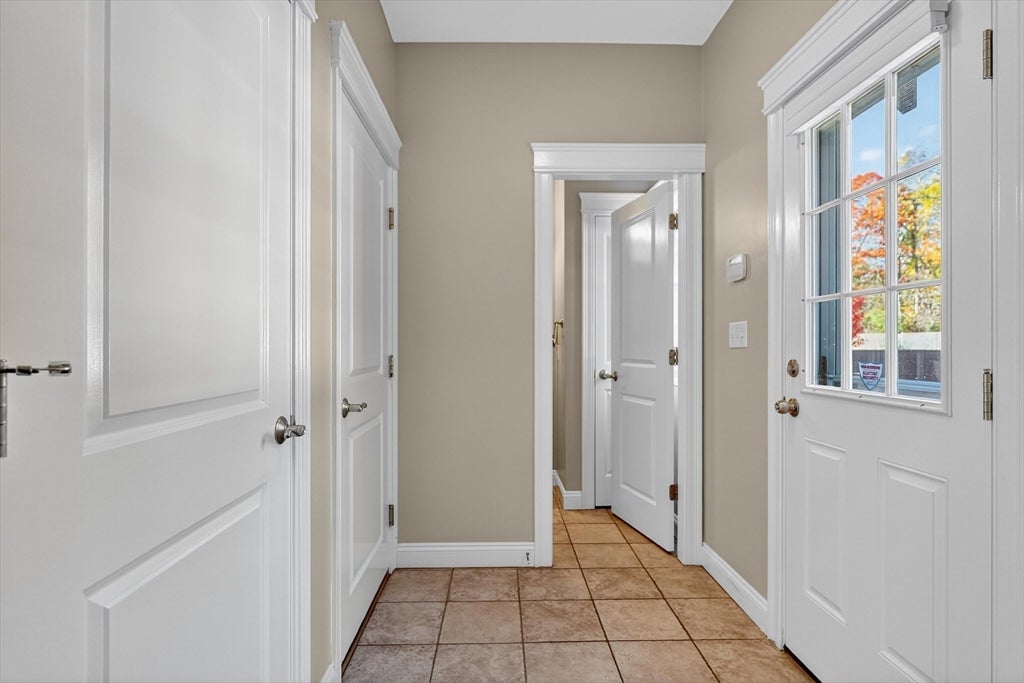 Danvers, Massachusetts, 01923, United States, 4 Bedrooms Bedrooms, ,4 BathroomsBathrooms,Residential,Active,1992274