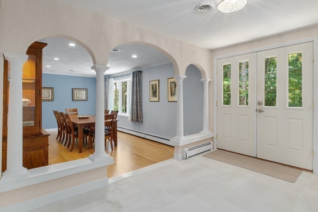 Foxboro, Massachusetts, 02035, United States, 5 Bedrooms Bedrooms, ,4 BathroomsBathrooms,Residential,Active,1904724