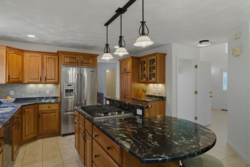 Westford, Massachusetts, 01886, United States, 4 Bedrooms Bedrooms, ,4 BathroomsBathrooms,Residential,Active,1971779