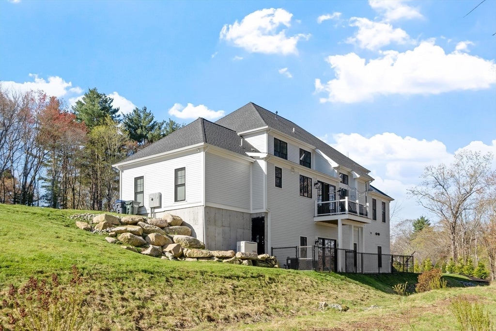 Hopkinton, Massachusetts, 01748, United States, 4 Bedrooms Bedrooms, ,6 BathroomsBathrooms,Residential,Active,2044538