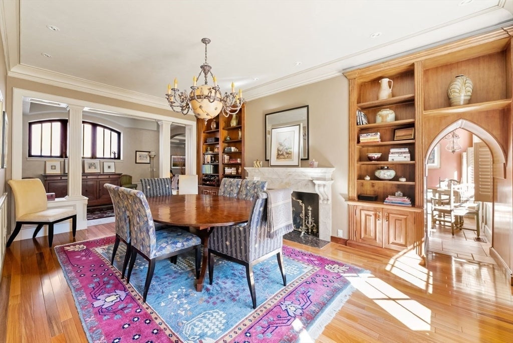 Boston, Massachusetts, 02108, United States, 3 Bedrooms Bedrooms, ,4 BathroomsBathrooms,Residential,Active,1960165