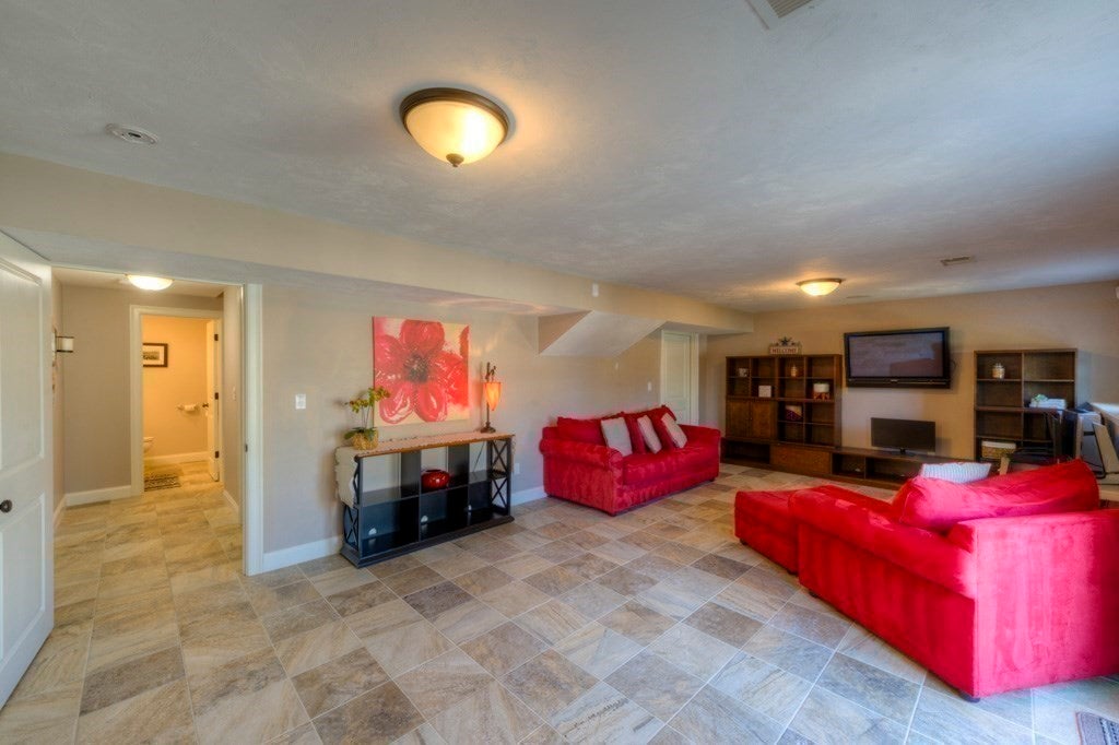 Shrewsbury, Massachusetts, 01545, United States, 5 Bedrooms Bedrooms, ,5 BathroomsBathrooms,Residential,Active,1964258