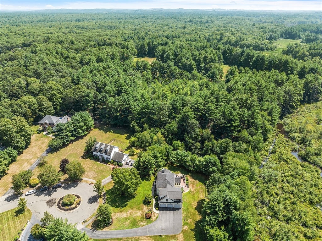 Middleton, Massachusetts, 01949, United States, 4 Bedrooms Bedrooms, ,4 BathroomsBathrooms,Residential,Active,1941131