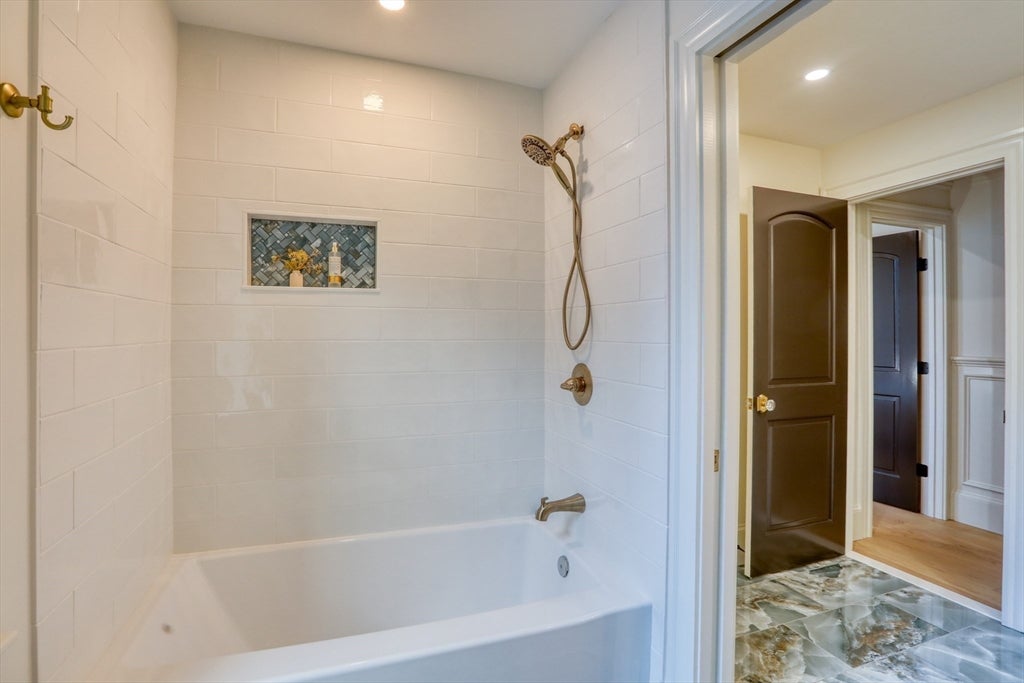 Boston, Massachusetts, 02129, United States, 4 Bedrooms Bedrooms, ,4 BathroomsBathrooms,Residential,Active,2043810