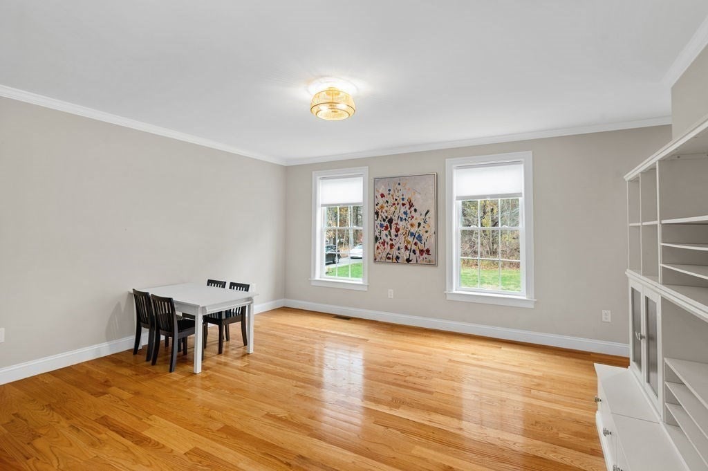 West Newbury, Massachusetts, 01985, United States, 4 Bedrooms Bedrooms, ,4 BathroomsBathrooms,Residential,Active,1986888