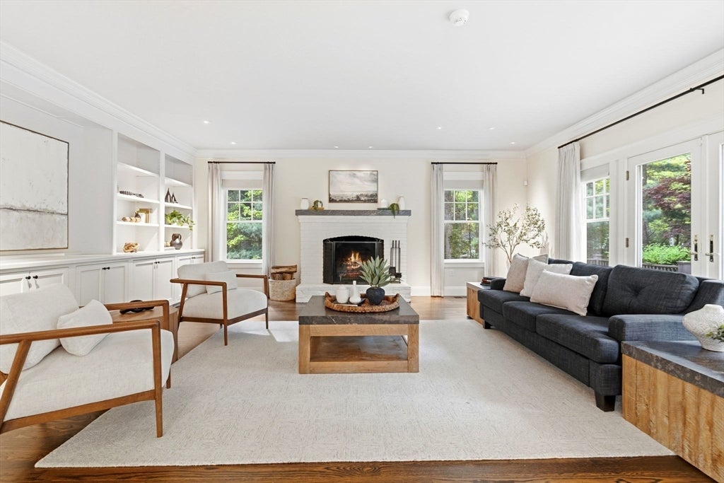 Concord, Massachusetts, 01742, United States, 6 Bedrooms Bedrooms, ,7 BathroomsBathrooms,Residential,Active,2044996