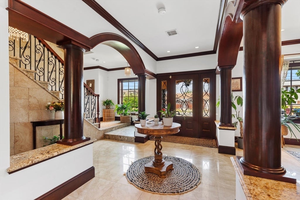 Revere, Massachusetts, 02151, United States, 5 Bedrooms Bedrooms, ,4 BathroomsBathrooms,Residential,Active,1927654
