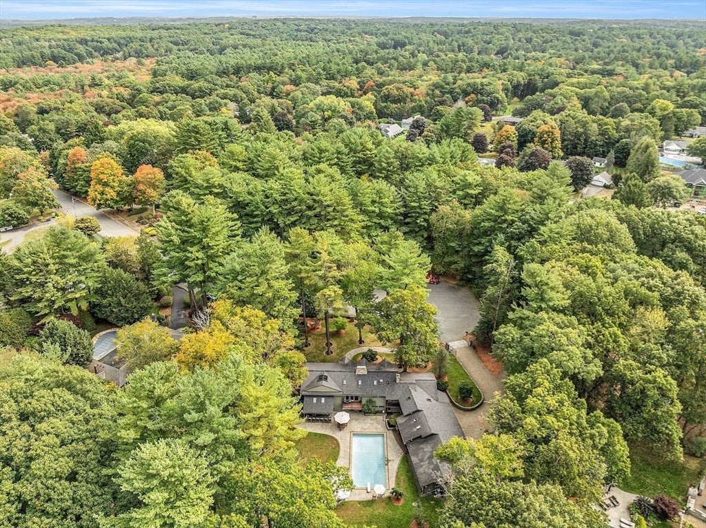 Lynnfield, Massachusetts, 01940, United States, 4 Bedrooms Bedrooms, ,3 BathroomsBathrooms,Residential,Active,1885013