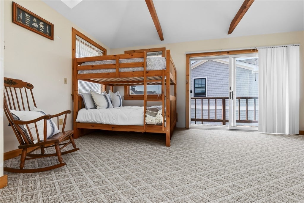 Newburyport, Massachusetts, 01950, United States, 2 Bedrooms Bedrooms, ,1 BathroomBathrooms,Residential,Active,1920272