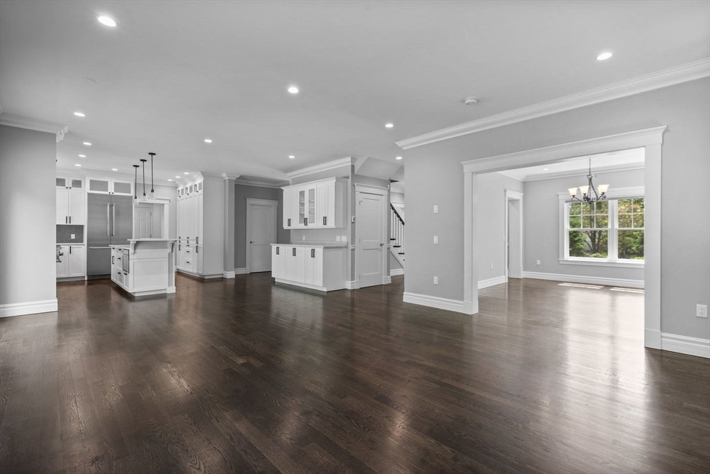 Newton, Massachusetts, 02460, United States, 5 Bedrooms Bedrooms, ,4 BathroomsBathrooms,Residential,Active,1934756