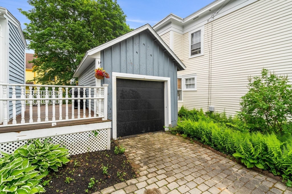Newburyport, Massachusetts, 01950, United States, 3 Bedrooms Bedrooms, ,2 BathroomsBathrooms,Residential,Active,1922344