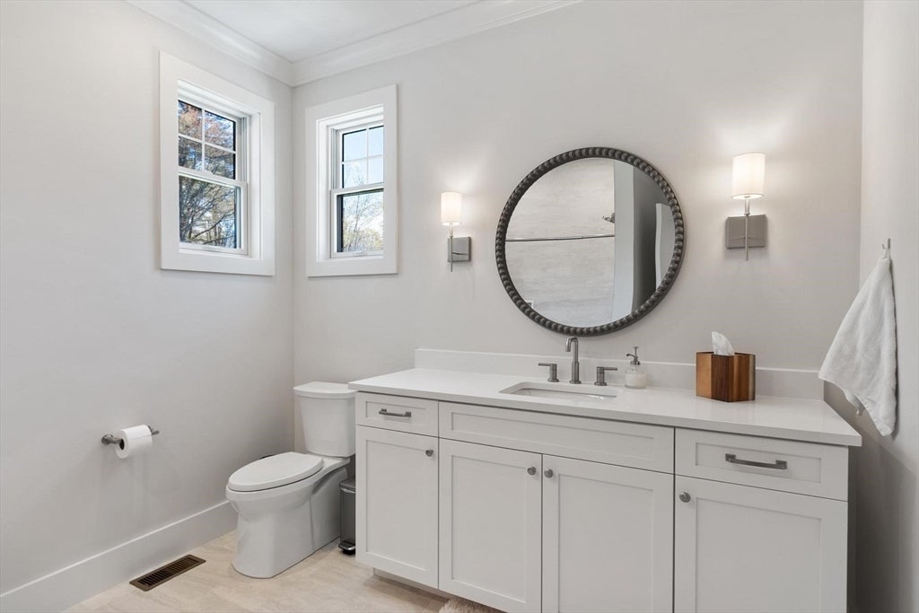 Hopkinton, Massachusetts, 01748, United States, 4 Bedrooms Bedrooms, ,6 BathroomsBathrooms,Residential,Active,2044538