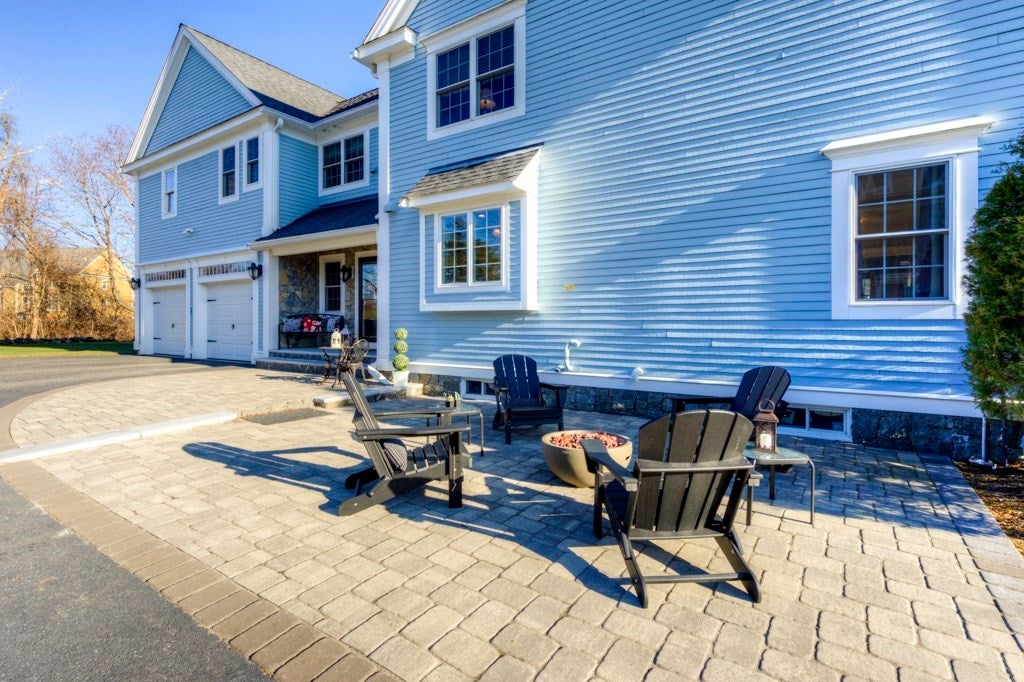 Shrewsbury, Massachusetts, 01545, United States, 5 Bedrooms Bedrooms, ,5 BathroomsBathrooms,Residential,Active,1964258