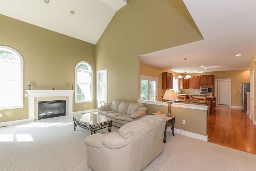 Bellingham, Massachusetts, 02019, United States, 4 Bedrooms Bedrooms, ,4 BathroomsBathrooms,Residential,Active,2045545
