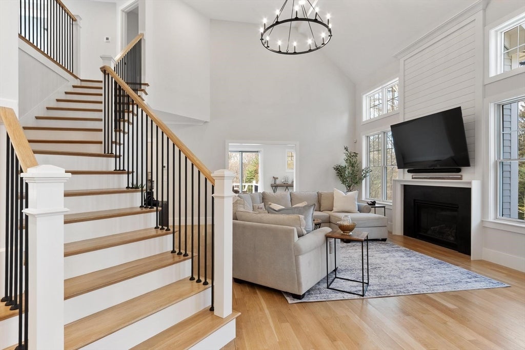 Hopkinton, Massachusetts, 01748, United States, 4 Bedrooms Bedrooms, ,6 BathroomsBathrooms,Residential,Active,2044538