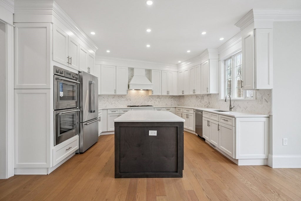 Hopkinton, Massachusetts, 01748, United States, 4 Bedrooms Bedrooms, ,6 BathroomsBathrooms,Residential,Active,2007177