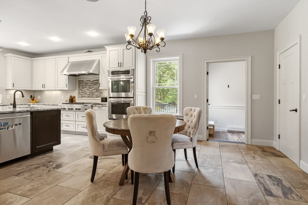 Woburn, Massachusetts, 01801, United States, 5 Bedrooms Bedrooms, ,5 BathroomsBathrooms,Residential,Active,1922298