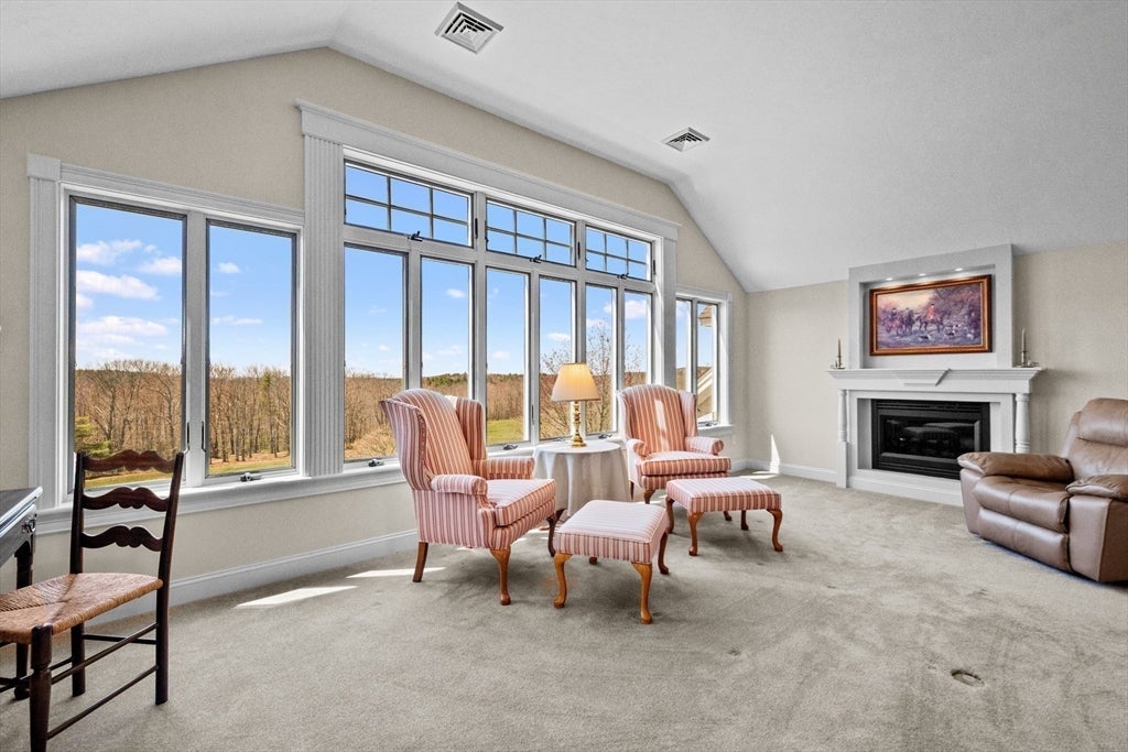 Pittsfield, New Hampshire, 03263, United States, 4 Bedrooms Bedrooms, ,5 BathroomsBathrooms,Residential,Active,1860238