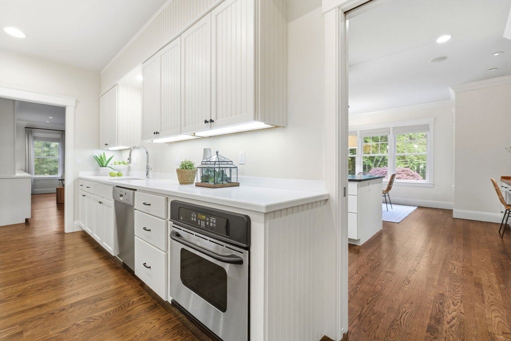Concord, Massachusetts, 01742, United States, 6 Bedrooms Bedrooms, ,7 BathroomsBathrooms,Residential,Active,2044996