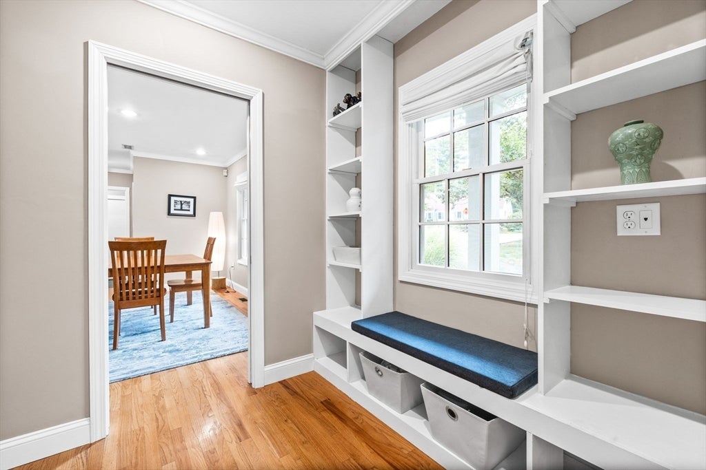 Andover, Massachusetts, 01810, United States, 5 Bedrooms Bedrooms, ,4 BathroomsBathrooms,Residential,Active,1934816