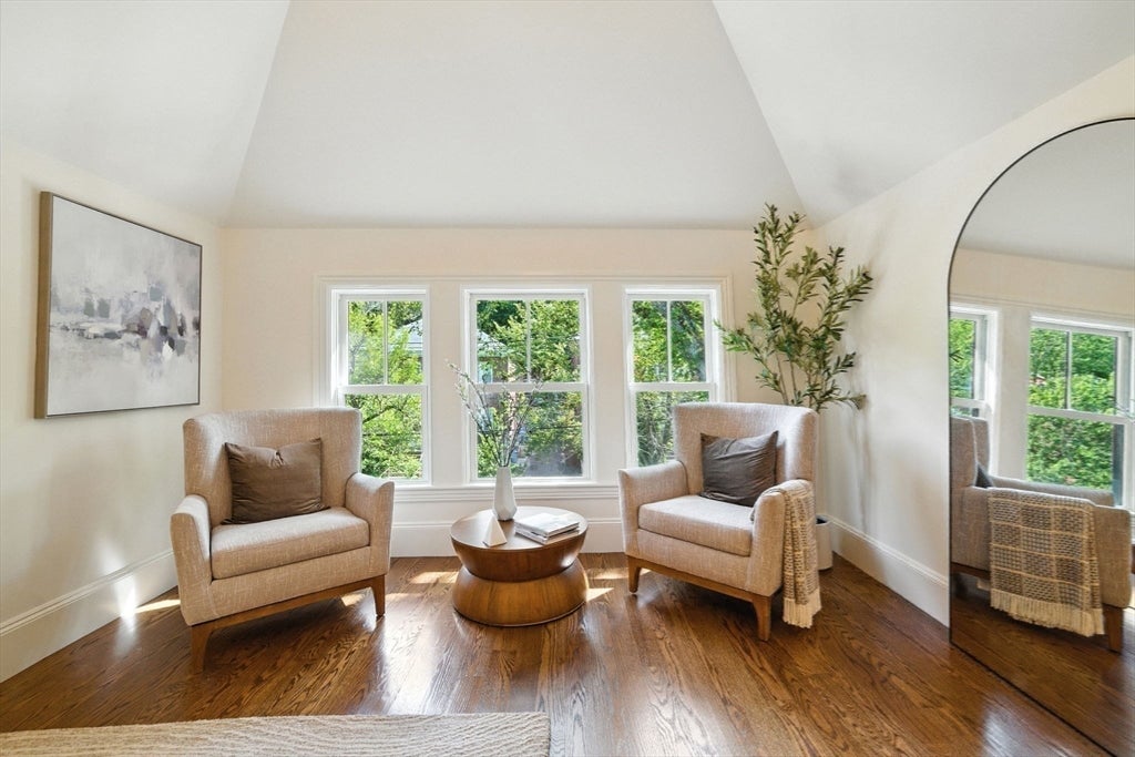 Brookline, Massachusetts, 02446, United States, 4 Bedrooms Bedrooms, ,4 BathroomsBathrooms,Residential,Active,1806604