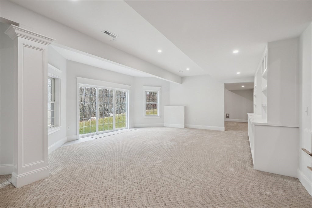 Hopkinton, Massachusetts, 01748, United States, 4 Bedrooms Bedrooms, ,6 BathroomsBathrooms,Residential,Active,2007177