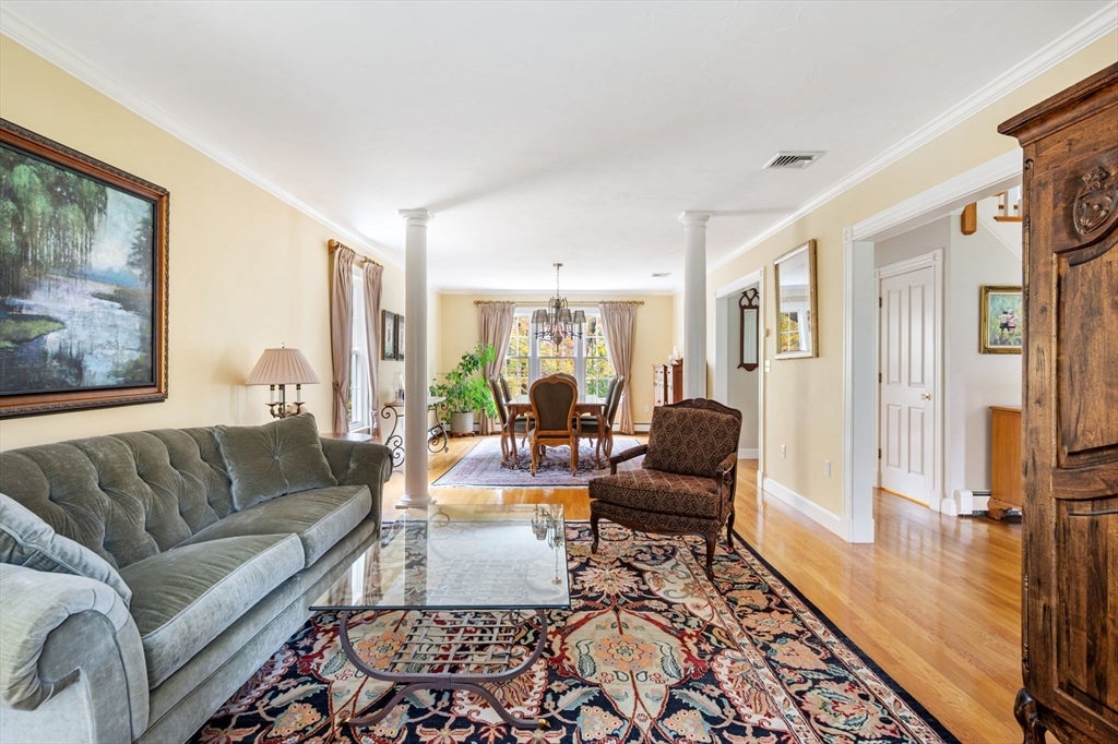 Norwell, Massachusetts, 02061, United States, 4 Bedrooms Bedrooms, ,4 BathroomsBathrooms,Residential,Active,1986892