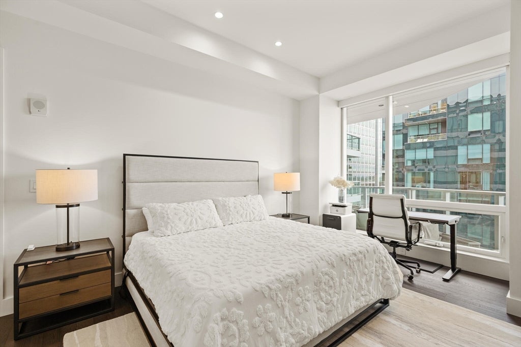 Boston, Massachusetts, 02210, United States, 2 Bedrooms Bedrooms, ,3 BathroomsBathrooms,Residential,Active,1993631