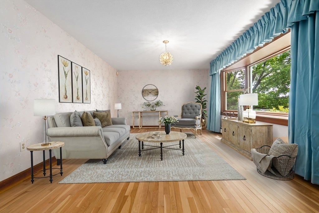 Gloucester, Massachusetts, 01930, United States, 3 Bedrooms Bedrooms, ,3 BathroomsBathrooms,Residential,Active,1849486