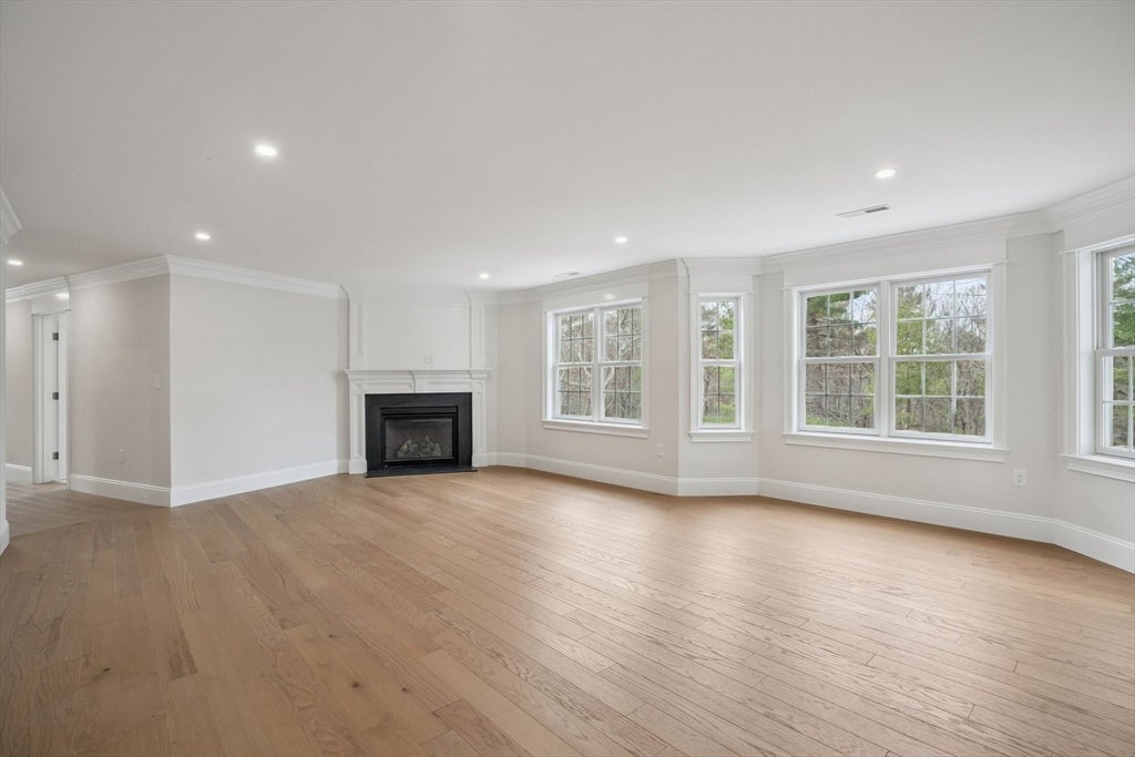 Hopkinton, Massachusetts, 01748, United States, 4 Bedrooms Bedrooms, ,6 BathroomsBathrooms,Residential,Active,2007177