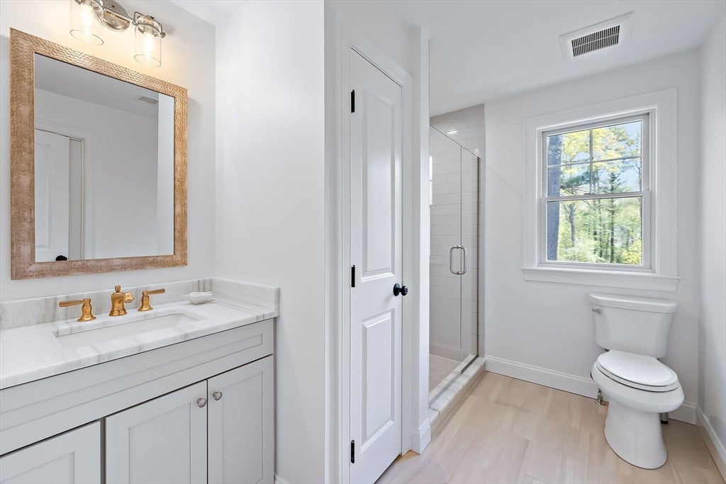 Easton, Massachusetts, 02356, United States, 5 Bedrooms Bedrooms, ,6 BathroomsBathrooms,Residential,Active,1968388