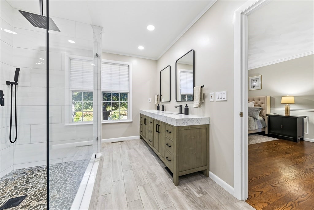 Smithfield, Rhode Island, 02917, United States, 3 Bedrooms Bedrooms, ,2 BathroomsBathrooms,Residential,Active,1963267