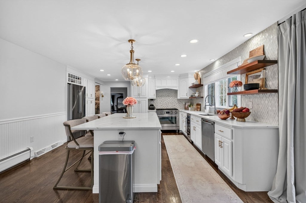 North Andover, Massachusetts, 01845, United States, 4 Bedrooms Bedrooms, ,3 BathroomsBathrooms,Residential,Active,2045698
