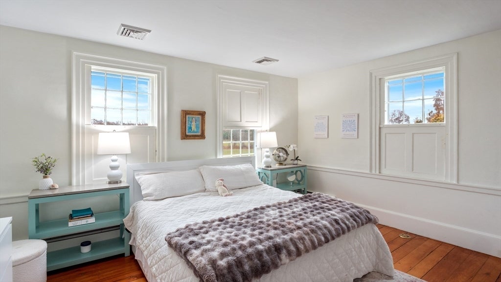 Newbury, Massachusetts, 01951, United States, 5 Bedrooms Bedrooms, ,5 BathroomsBathrooms,Residential,Active,2045691