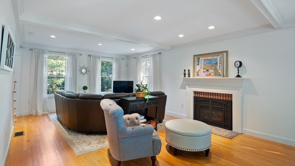 West Newbury, Massachusetts, 01985, United States, 4 Bedrooms Bedrooms, ,5 BathroomsBathrooms,Residential,Active,1936453
