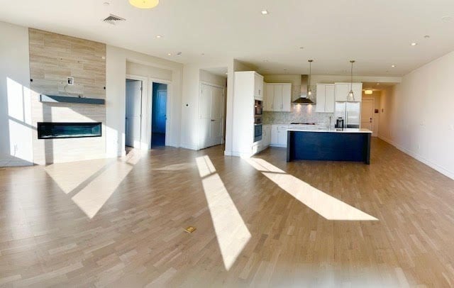 Swampscott, Massachusetts, 01907, United States, 3 Bedrooms Bedrooms, ,2 BathroomsBathrooms,Residential,Active,2007069