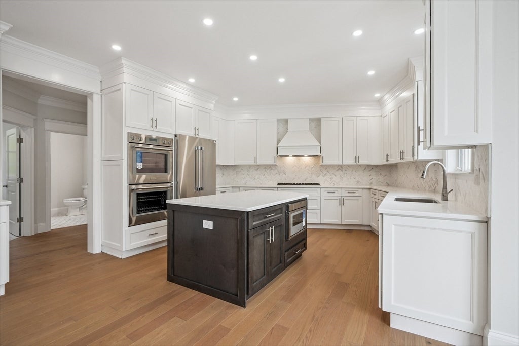 Hopkinton, Massachusetts, 01748, United States, 4 Bedrooms Bedrooms, ,6 BathroomsBathrooms,Residential,Active,2007177