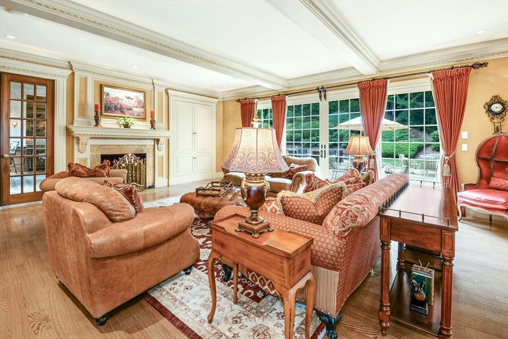 Hopkinton, Massachusetts, 01748, United States, 5 Bedrooms Bedrooms, ,8 BathroomsBathrooms,Residential,Active,1953005