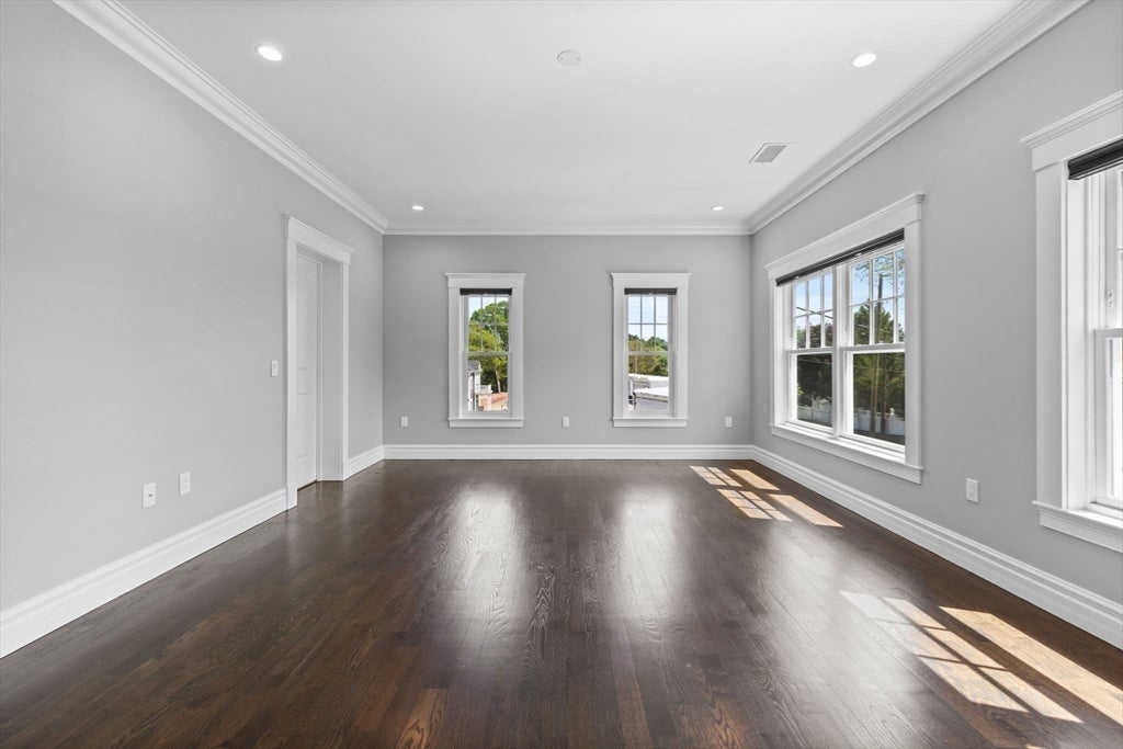 Newton, Massachusetts, 02460, United States, 5 Bedrooms Bedrooms, ,4 BathroomsBathrooms,Residential,Active,1934756