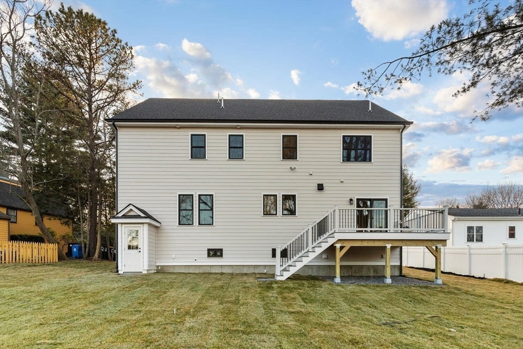 Wakefield, Massachusetts, 01880, United States, 4 Bedrooms Bedrooms, ,4 BathroomsBathrooms,Residential,Active,2010201