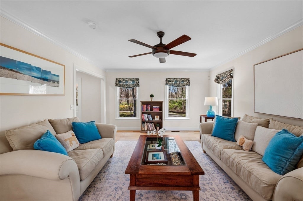 West Newbury, Massachusetts, 01985, United States, 4 Bedrooms Bedrooms, ,4 BathroomsBathrooms,Residential,Active,2044161