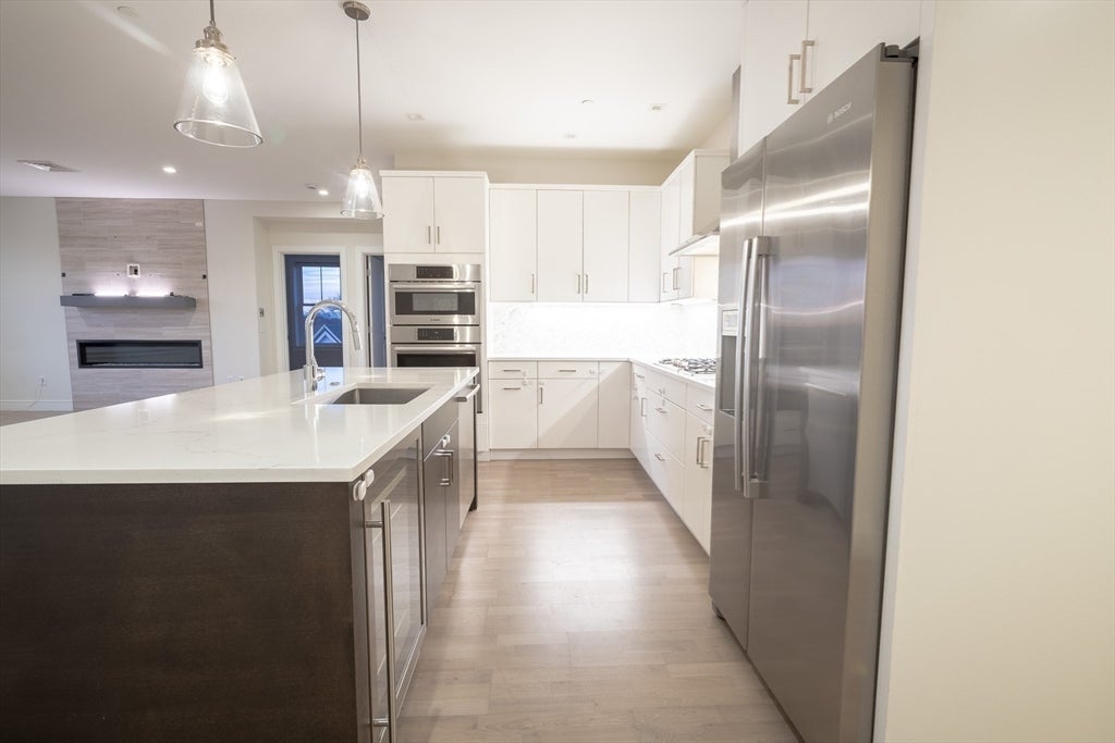 Swampscott, Massachusetts, 01907, United States, 3 Bedrooms Bedrooms, ,2 BathroomsBathrooms,Residential,Active,2007069