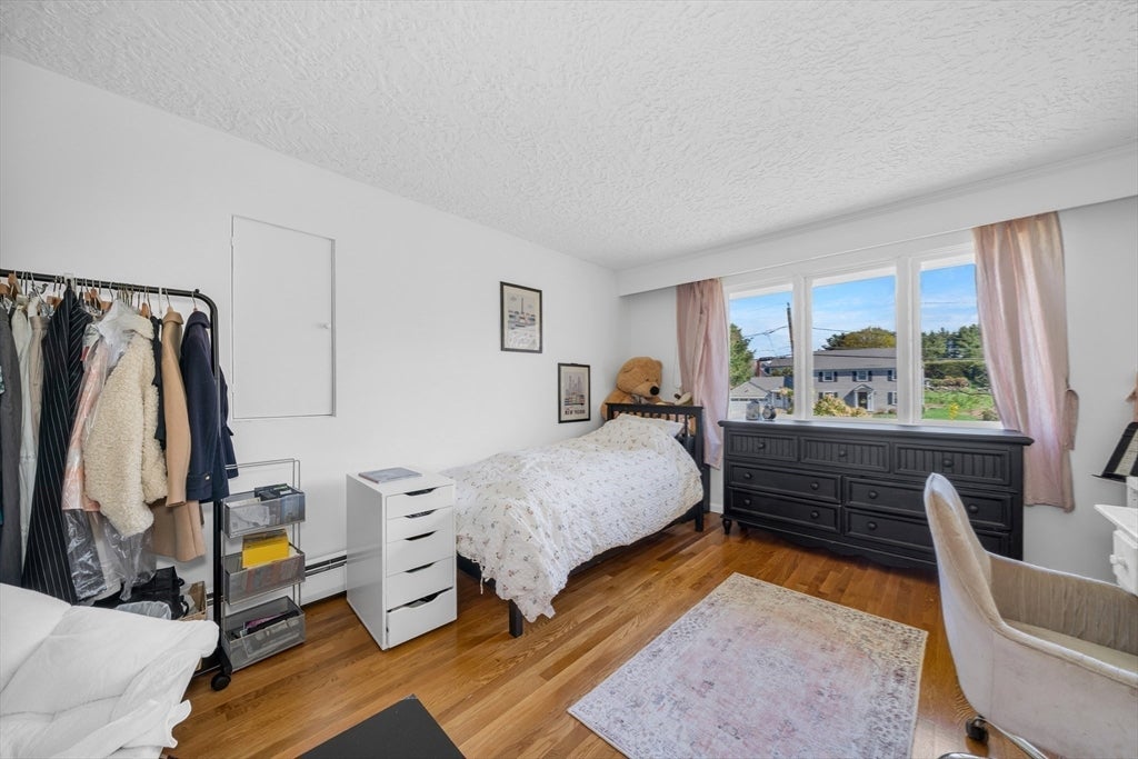 Weston, Massachusetts, 02493, United States, 5 Bedrooms Bedrooms, ,3 BathroomsBathrooms,Residential,Active,2044181
