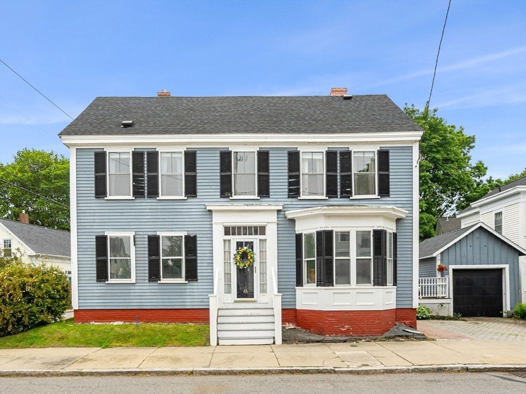 Newburyport, Massachusetts, 01950, United States, 3 Bedrooms Bedrooms, ,2 BathroomsBathrooms,Residential,Active,1922344